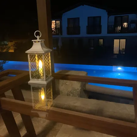 Rustic Modern Patio With Shared Pool Apartment *